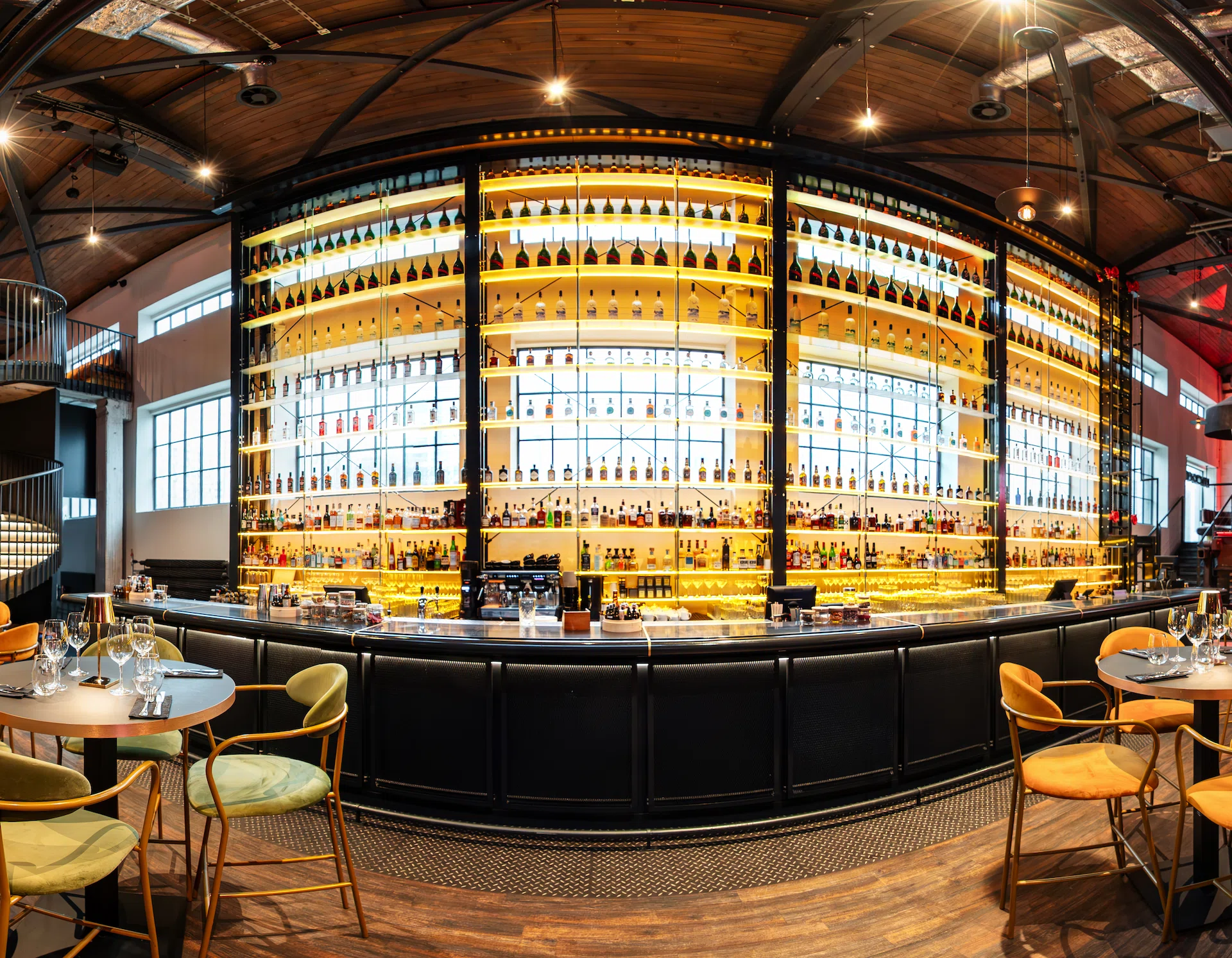 MOXO Warszawa po retuszu oświetlenia 360