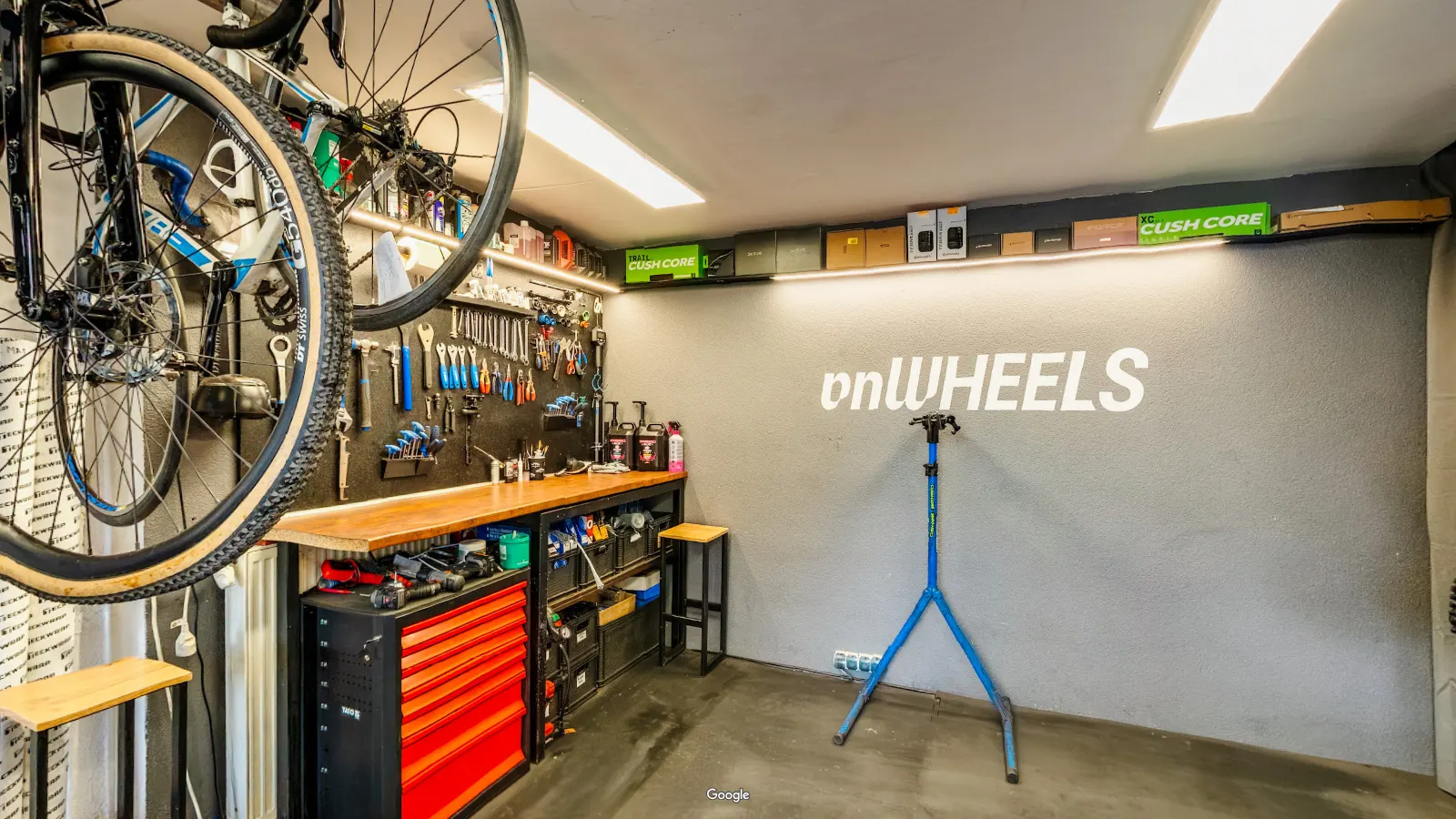 onWHEELS, Serwis rowerowy · Warszawa