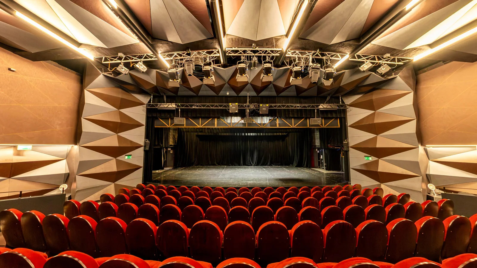 Kadr ze spaceru 360°: Teatr Kwadrat, Warszawa