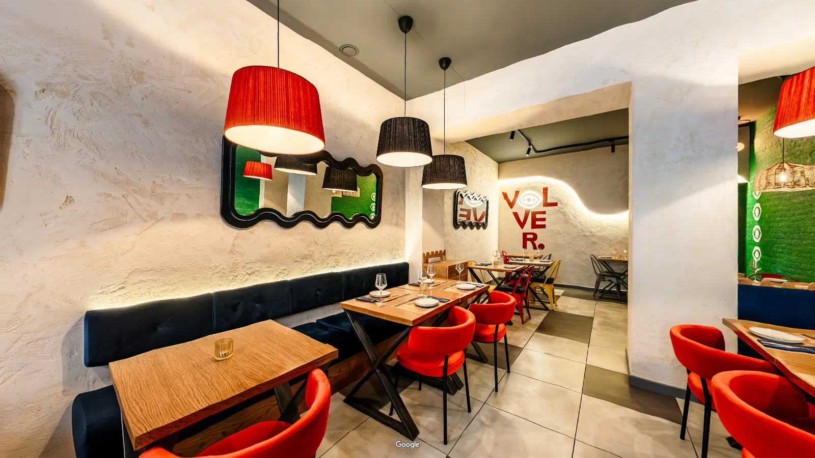 Wnętrze tapas baru Volver w Krakowie w spacerze 360